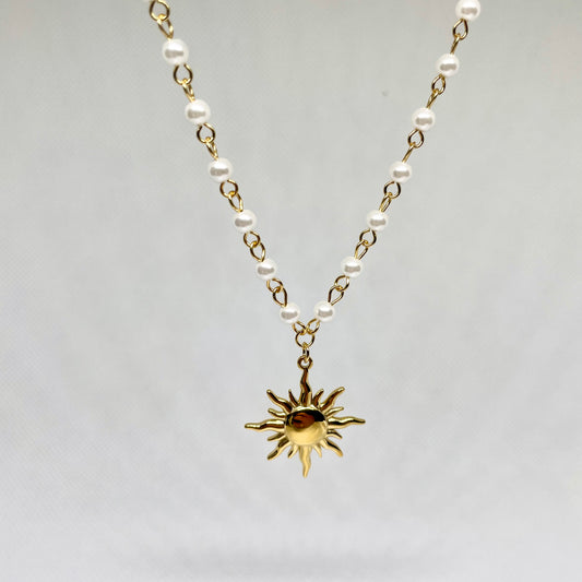 Solaris Pearl Necklace